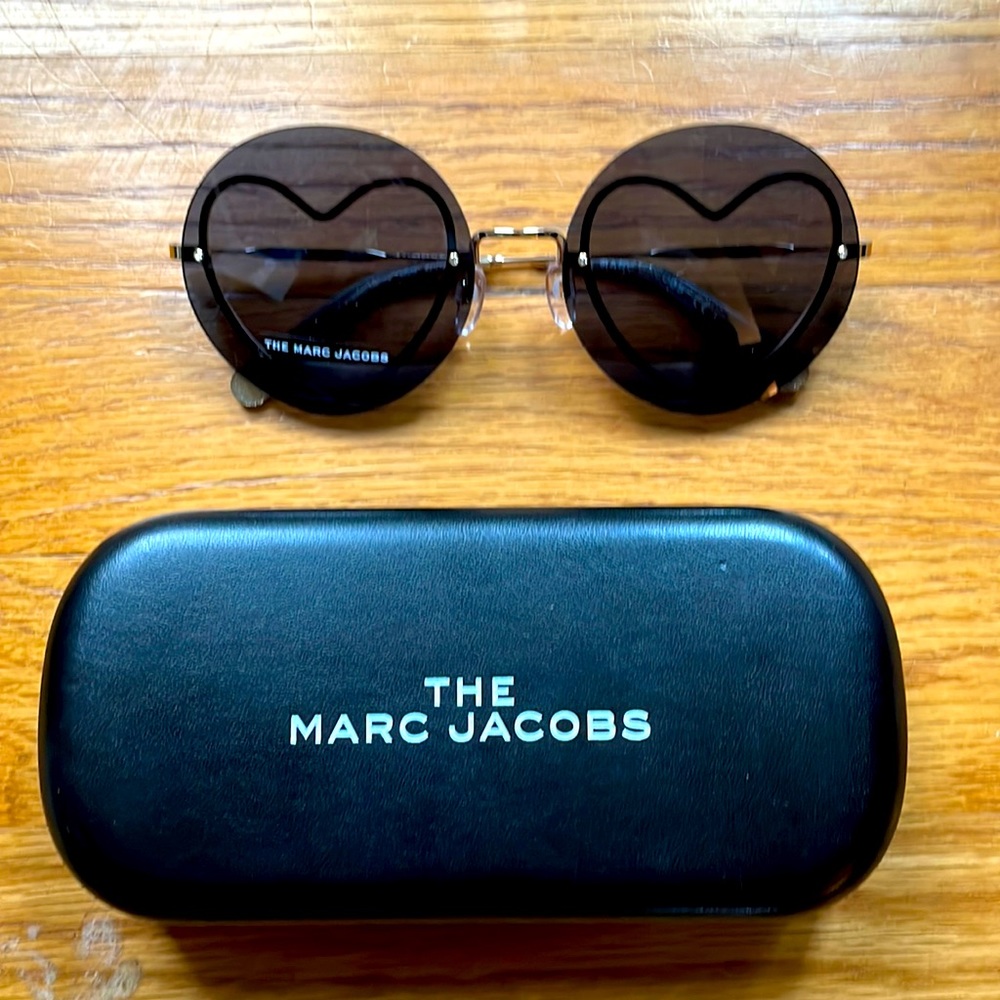 The Marc Jacobs Round Sunglasses